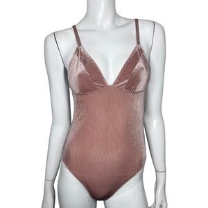 🤑5/$25 Urban Outfitters Velvet Spaghetti Strap Ribbed Bodysuit